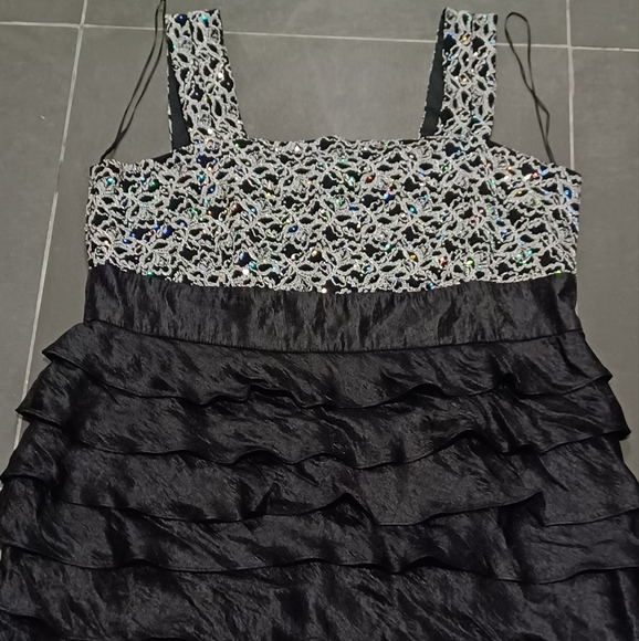 R&M Richards Elegant Black and White Sleeveless Dress 22w - Picture 2 of 5